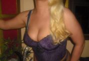 vicky 36j blonde curvy